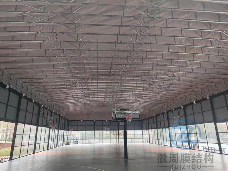 籃球場(chǎng)電動(dòng)遮陽(yáng)雨棚