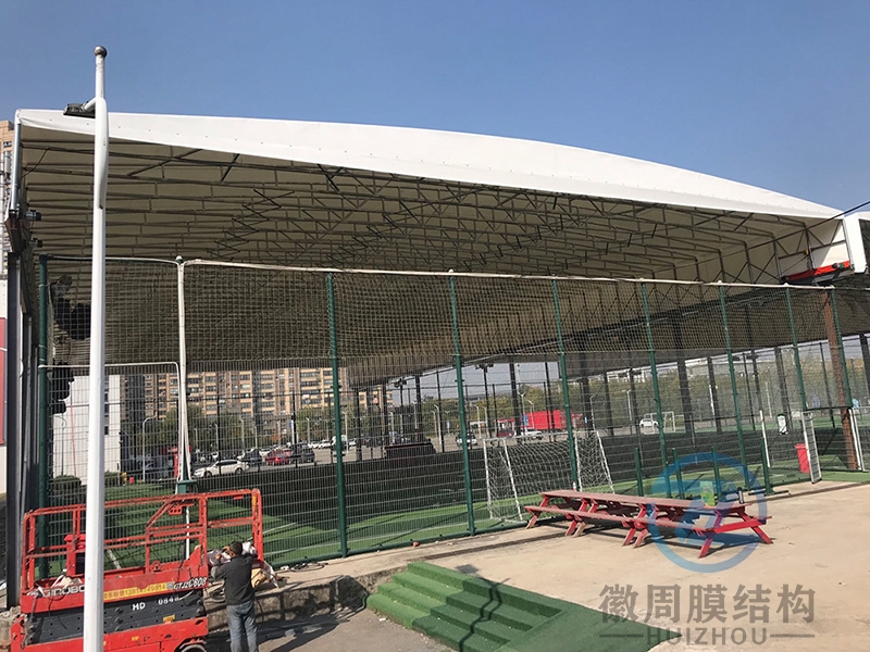 籃球場電動遮陽雨棚